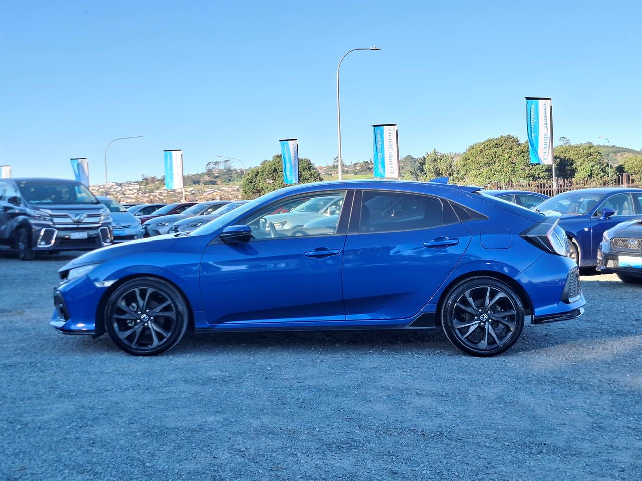 2017 Honda Civic Safety radar.Lane assist.Radar cruise.Rear camera. Carousel 14