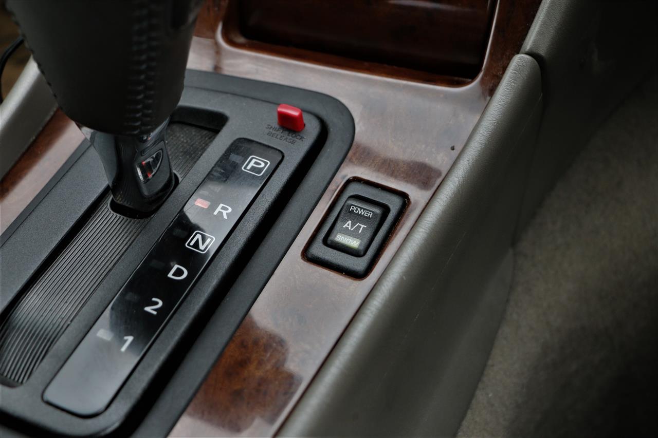 1998 Nissan Laurel Medalist 2.5 LOW KM. Carousel 6