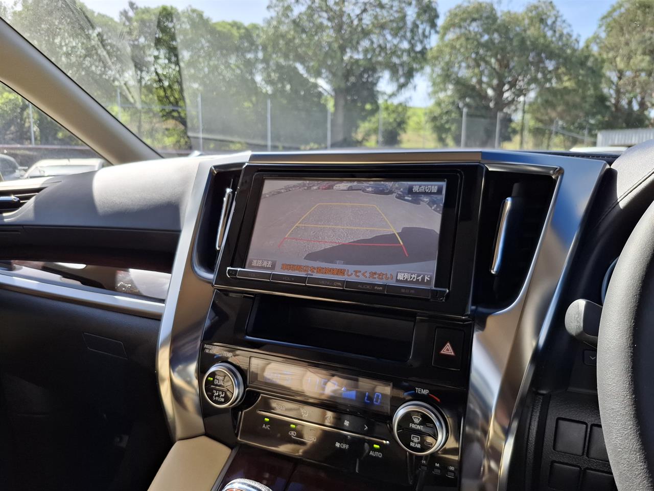 2015 Toyota Alphard Hybrid.Cruise control.Rear cam.Park sensors.Elec doors.8 SRS Airbags Carousel 8