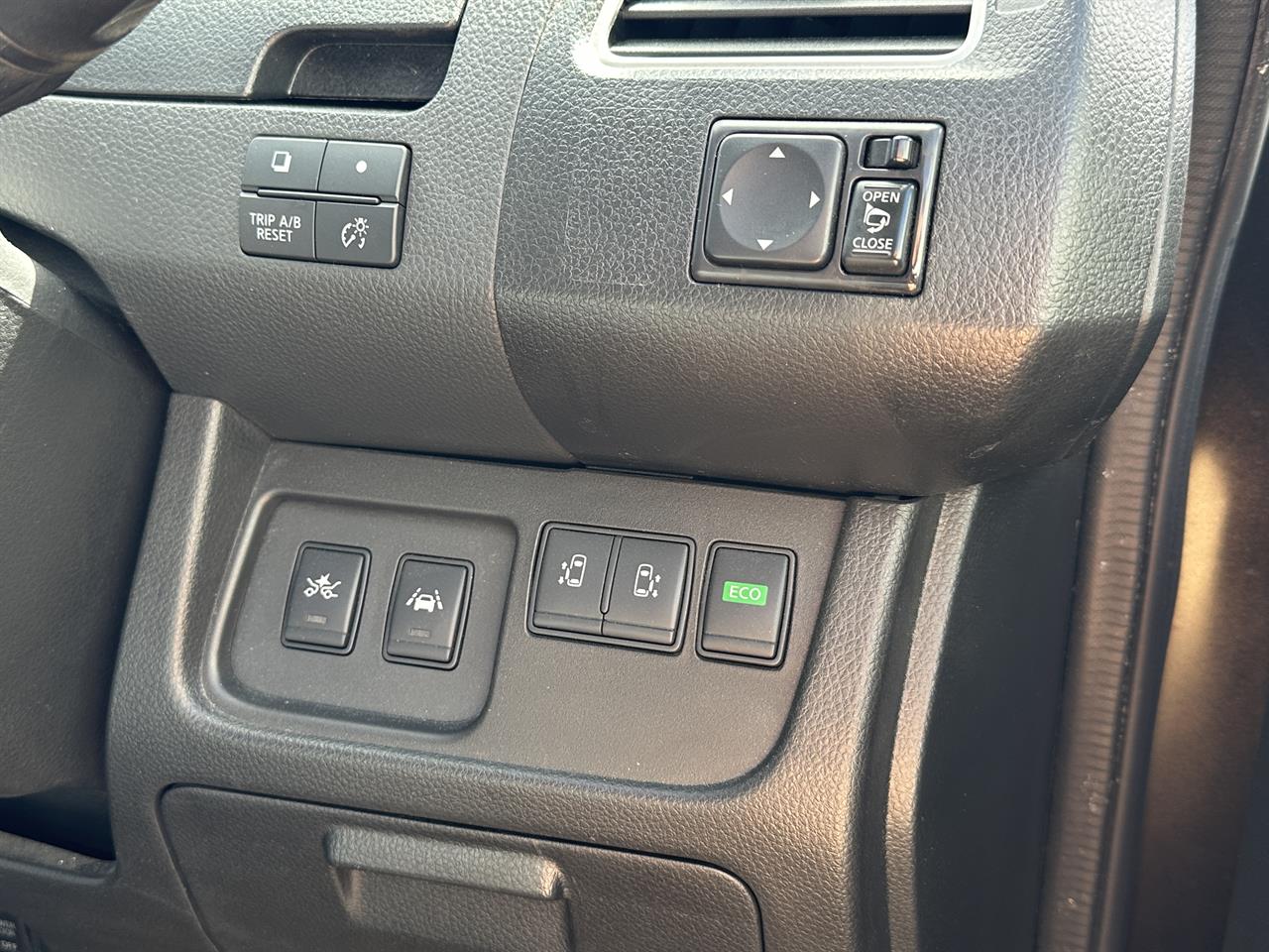 2014 Nissan Serena Hybrid.Highway Star.Safety radar.Lane assist.Rear cam.Cruise control. Carousel 8