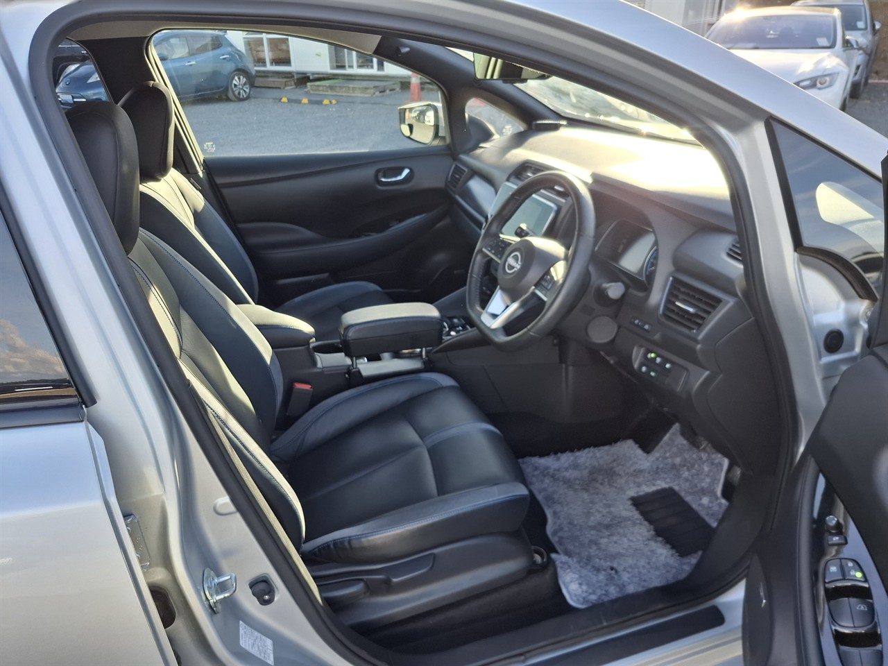 2021 Nissan Leaf 62KW 91,96% Soh E+G low km Carousel 1