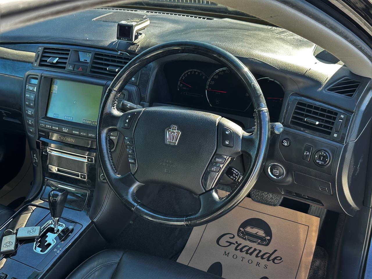 2006 Toyota Crown Athlete.Sunroof.Leather.Cruise control.Rear camera.Alarm. Carousel 8