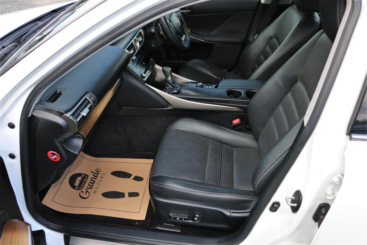 2013 Lexus IS 350 Leather.Radar cruise.Lane assist.Blind spot.Park sens.Alarm.