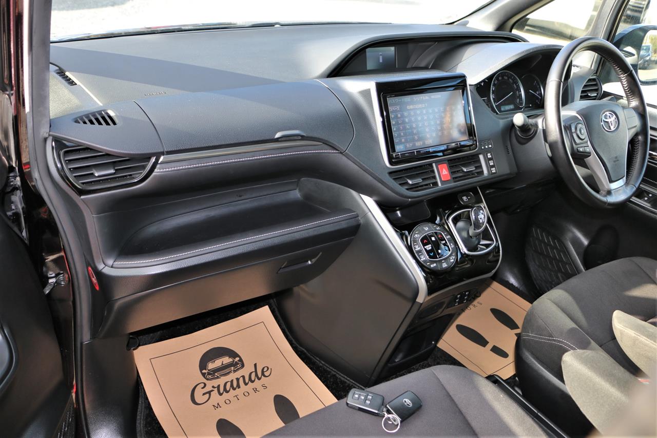 2016 Toyota ESQUIRE Hybrid.7 seats.Cruise control.Rear cam.Electric doors. Carousel 5