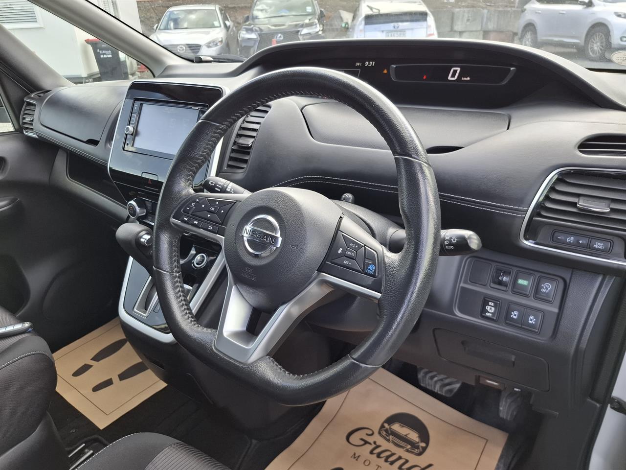 2017 Nissan Serena Highway star.Hybrid.Pro-pilot.Radar cruise.360°camera.Park sensors. Carousel 3