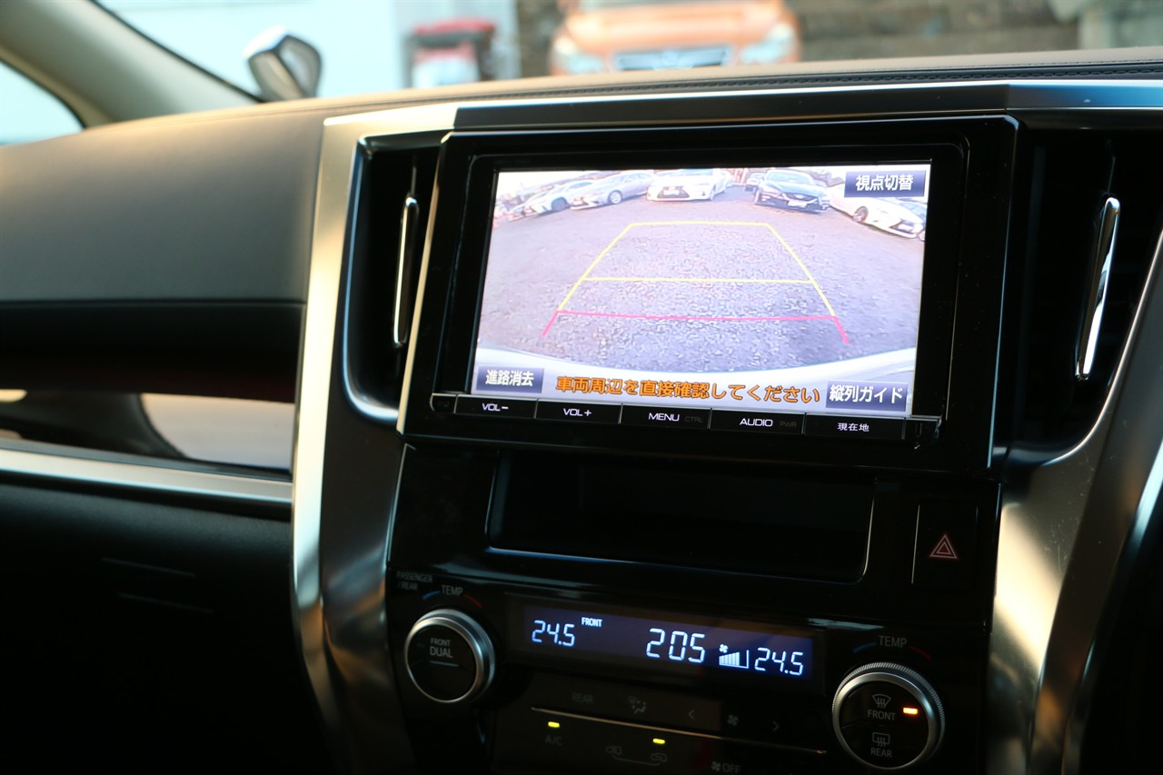 2015 Toyota Alphard 8 seater.Park sensors.SRS Airbags. Carousel 8