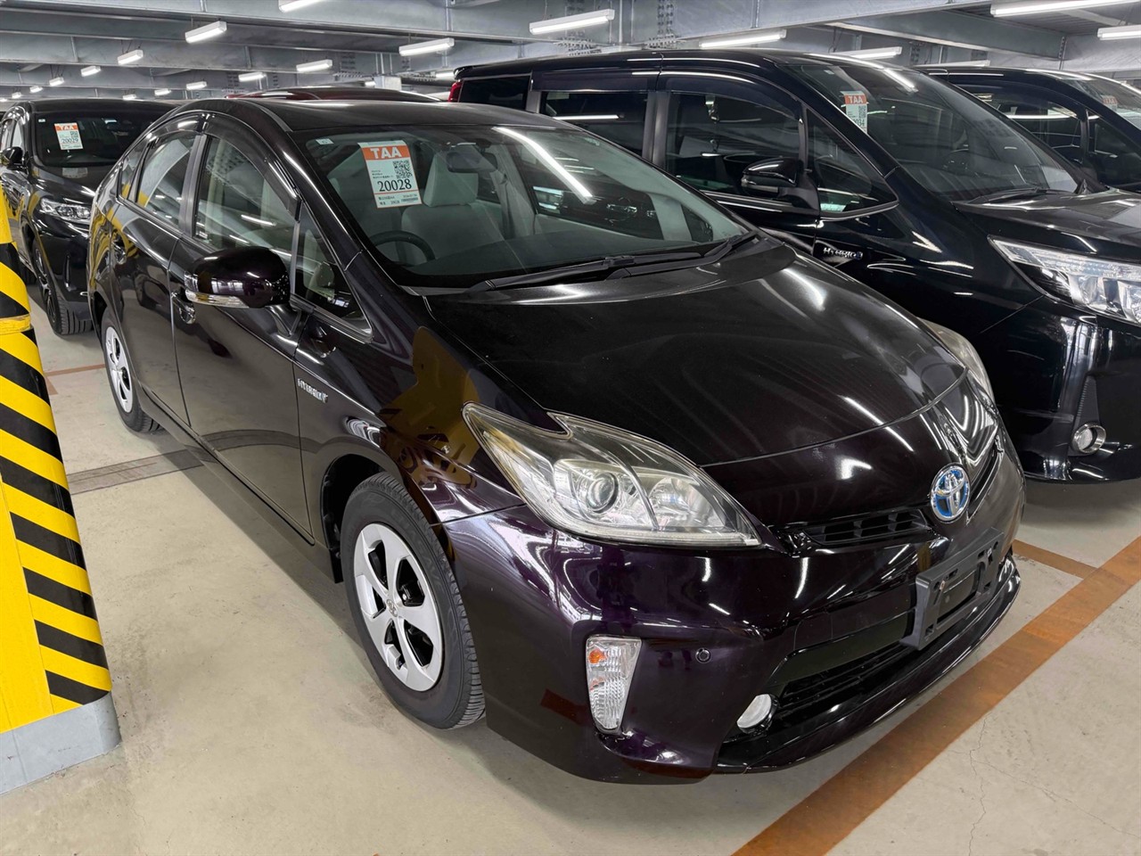 2015 Toyota Prius Transit Low km Hybrid S model