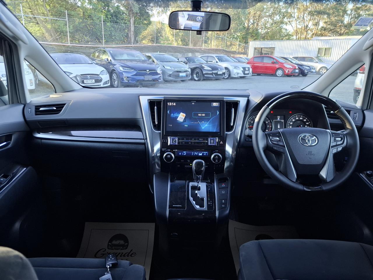 2015 Toyota Vellfire Z.V6.Rear camera.Radar cruise.Park sens.8 Airbags. Carousel 7