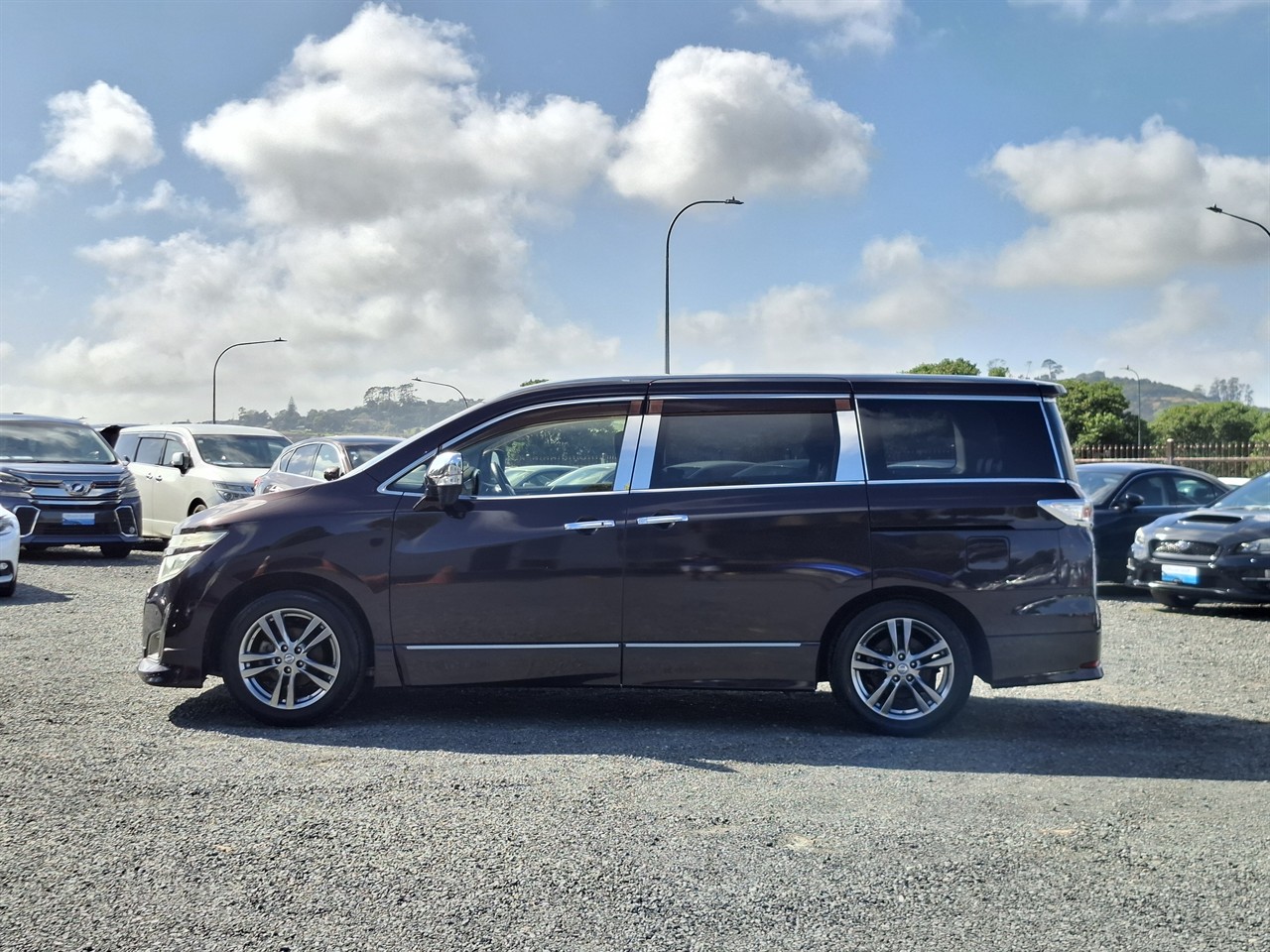2012 Nissan Elgrand Highway star.Rear camera 7 Seats Carousel 12