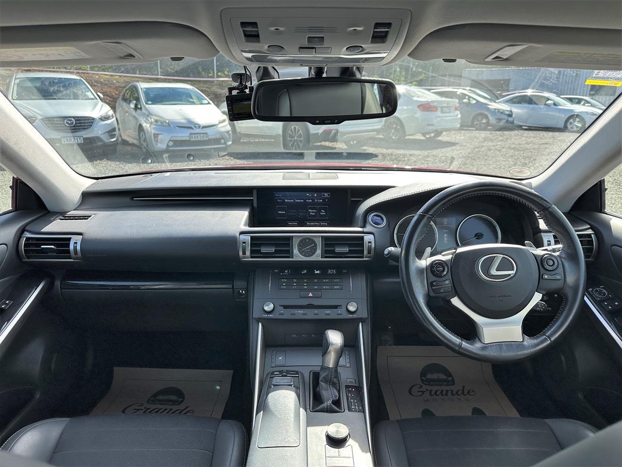 2015 Lexus IS 300h Hybrid.Sunroof.Cruise control.Alarm.10 Airbags.Rear camera.Park sens. Carousel 4