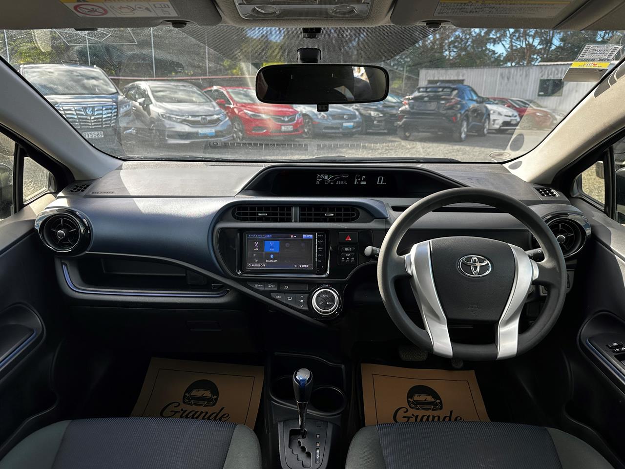 2015 Toyota Aqua Hybrid. SRS Airbags. Carousel 4