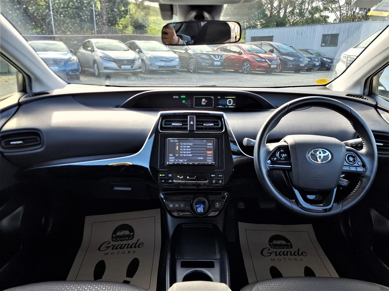 2020 Toyota Prius S.Radar cruise.Lane assist.Safety radar.Rear cam.8 Airbags. Carousel 5
