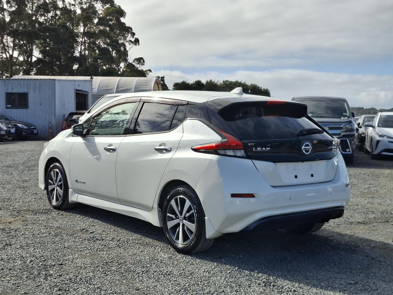 2021 Nissan Leaf 40KW.SOH89%.Android/ApplePlay.10 Airbags.Cruise control.Park sens.Rear cam. Carousel 15
