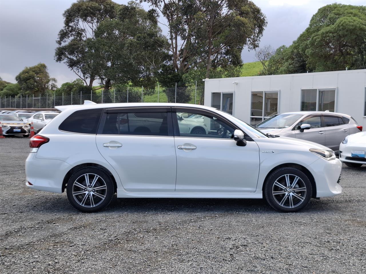 2017 Toyota Corolla Fielder.WXB.Hybrid.Safety radar.Lane assist.Rear camera.8 Airbags.Button start. Carousel 17