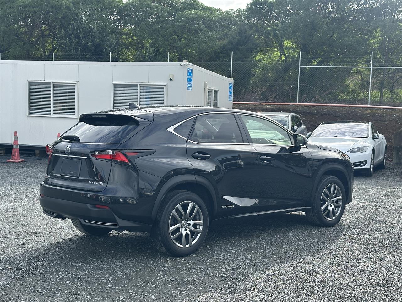 2015 Lexus NX 300h Hybrid.Leather.Safety radar.Blind spot.360°camera.Park sensors.Alarm. Carousel 17