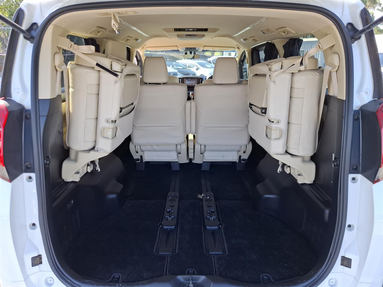 2015 Toyota Alphard Hybrid.Cruise control.Rear cam.Park sensors.Elec doors.8 SRS Airbags Carousel 17