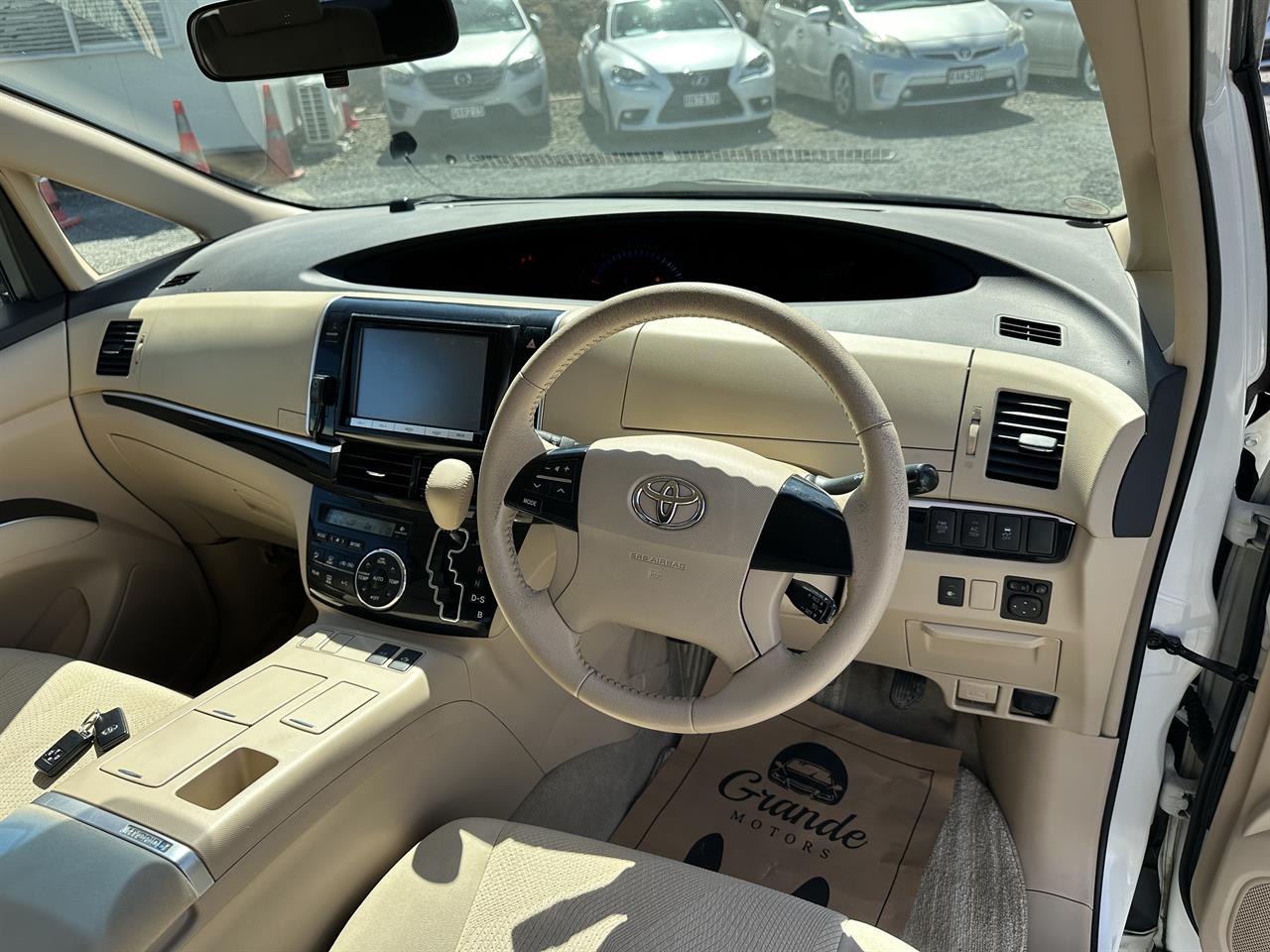 2015 Toyota Estima Aeras.Hybrid.Cruise control.Rear camera.Elctric doors. Carousel 9