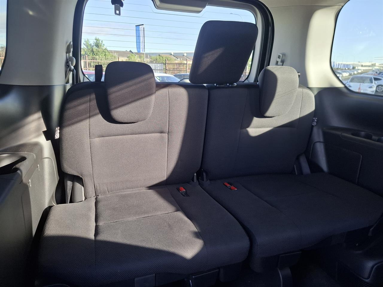 2017 Nissan Serena Hybrid.8 seats.Rear cam.Cruise control. Carousel 3