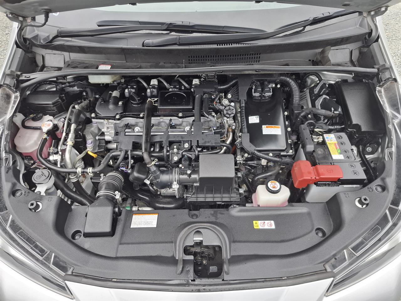 2020 Toyota Prius G.Radar cruise.Lane assist.Rear cam.Alarm.8 Airbags. Carousel 9