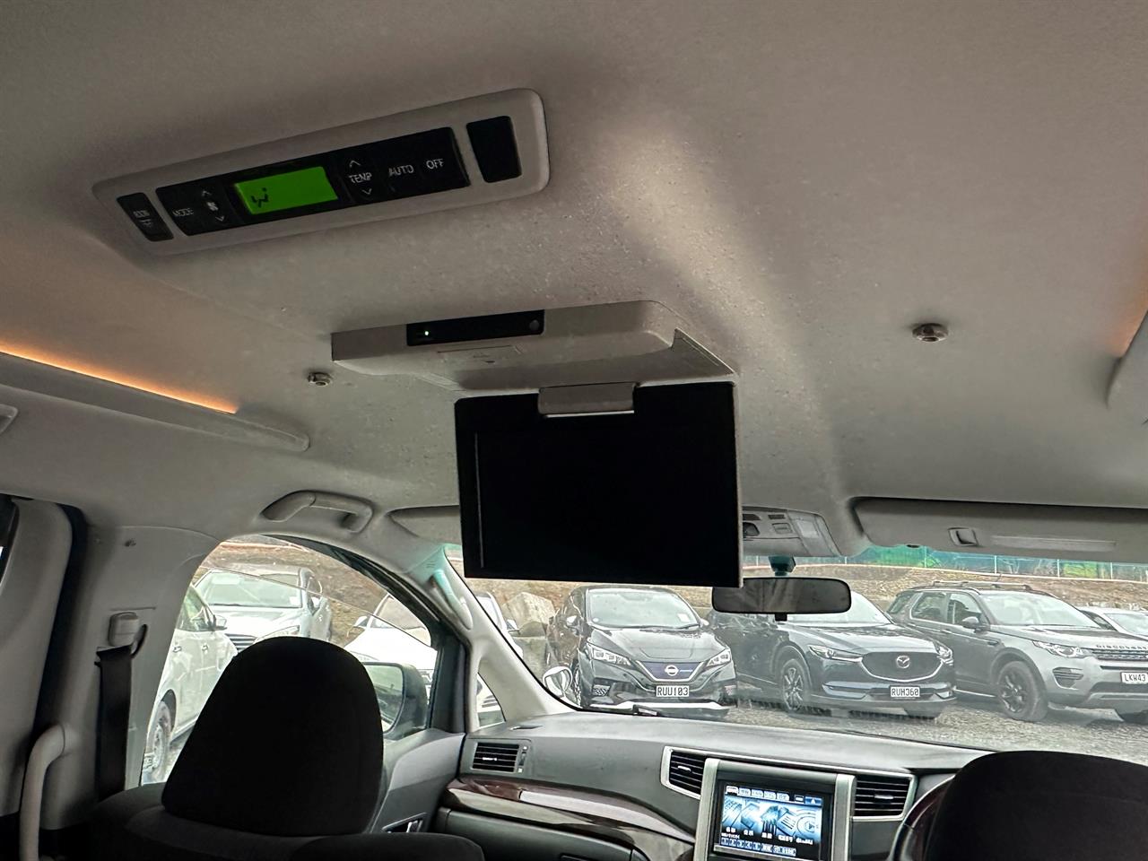 2013 Toyota Alphard 8 seater.Rear camera.Park sensors.Cruise control.8 SRS Airbags. Carousel 1