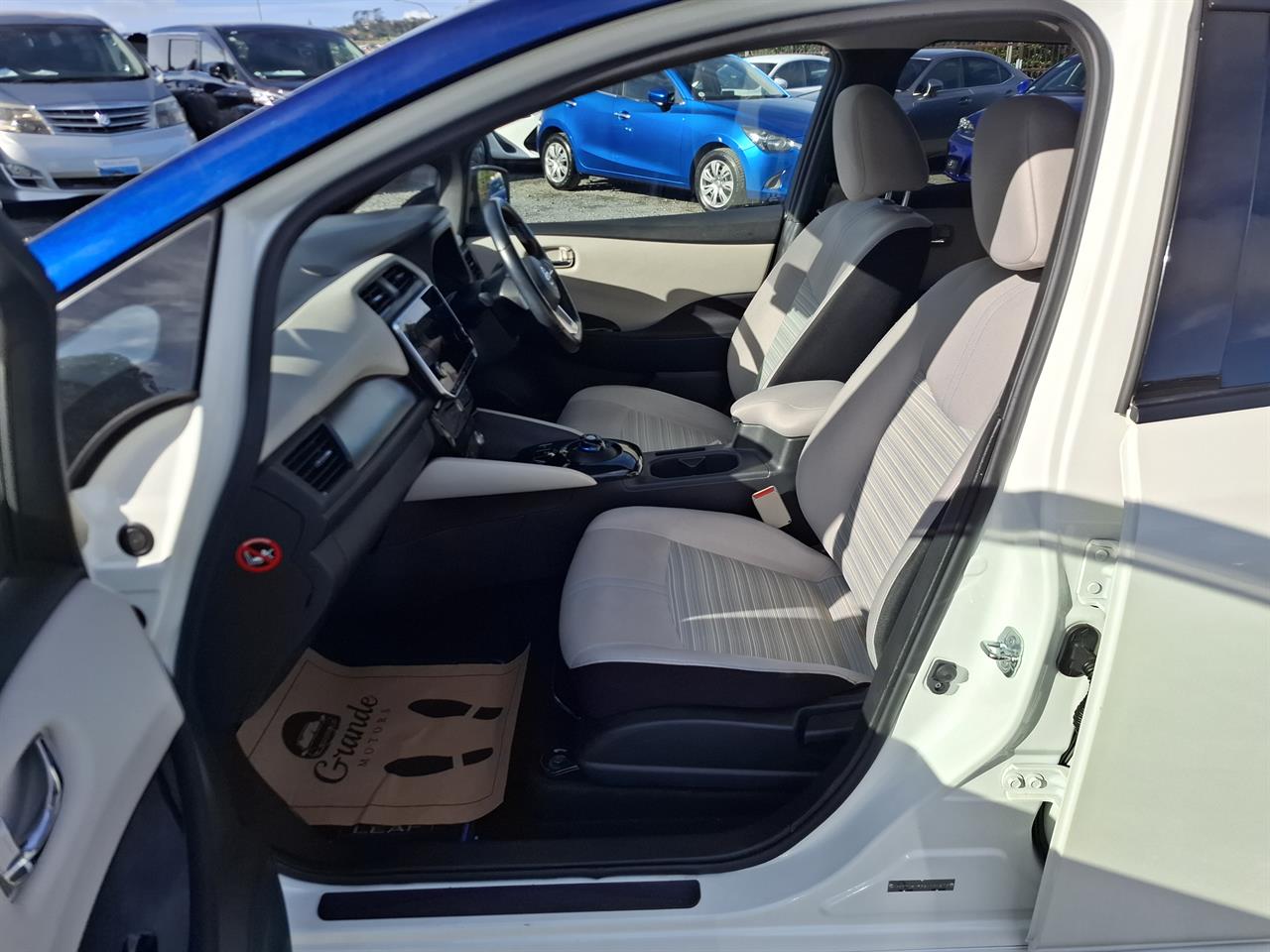 2020 Nissan Leaf 62KW.SOH 87,6%.Android/Apple CarPlay.360°cam.Park sens. Collage 2