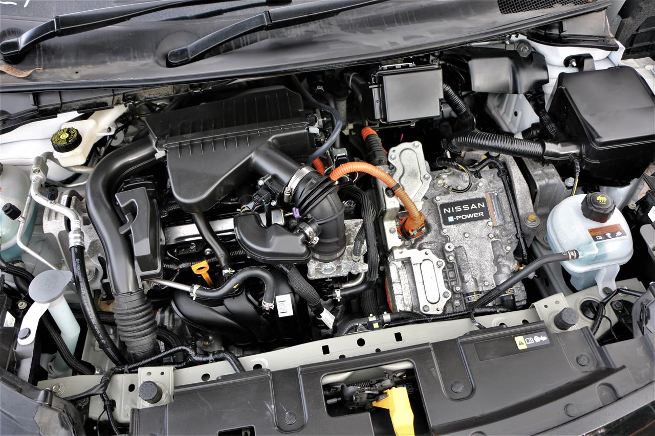 2022 Nissan Note E-power.Rear camera.Lane assist.Safety radar.Park sensors.Button start. Carousel 8
