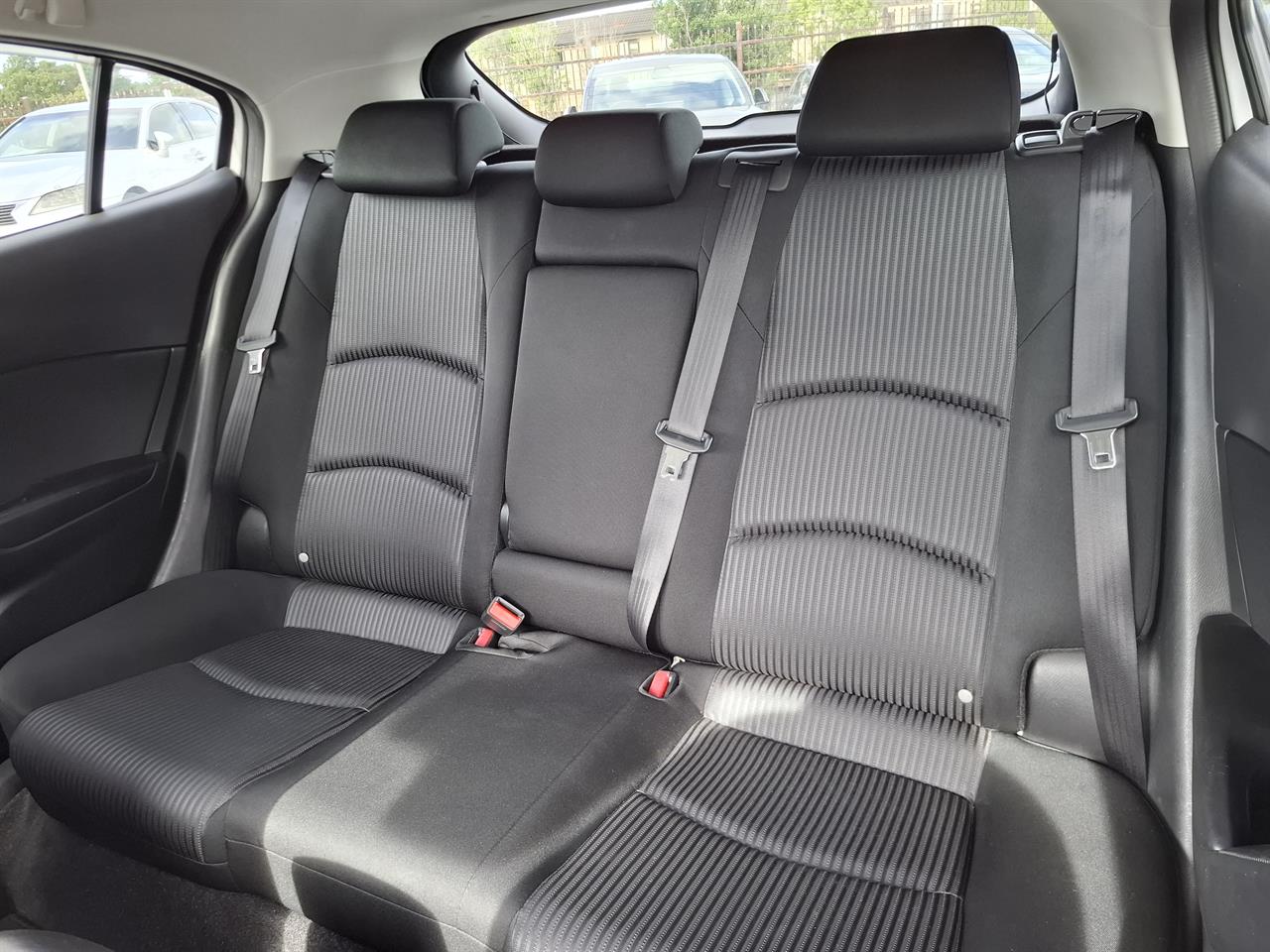 2015 Mazda Axela Skyactiv.Cruise control.Blind spot.Rear camera. Carousel 3