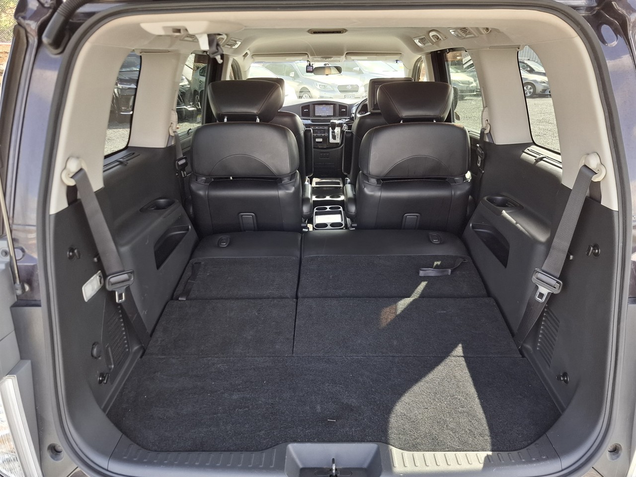 2012 Nissan Elgrand Highway star.Rear camera 7 Seats Carousel 6