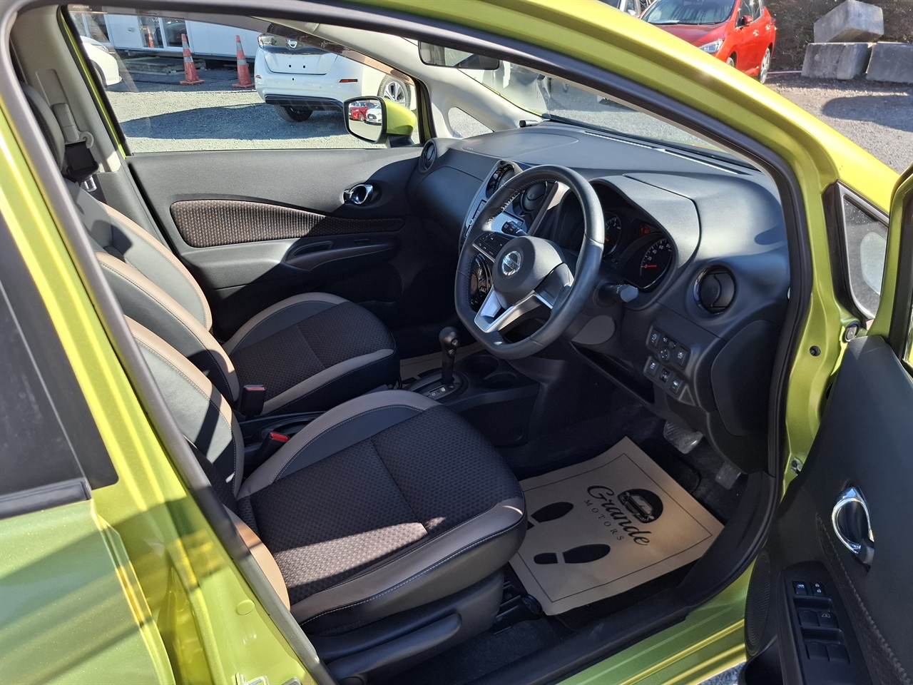 2016 Nissan Note MEDALIST X Carousel 1
