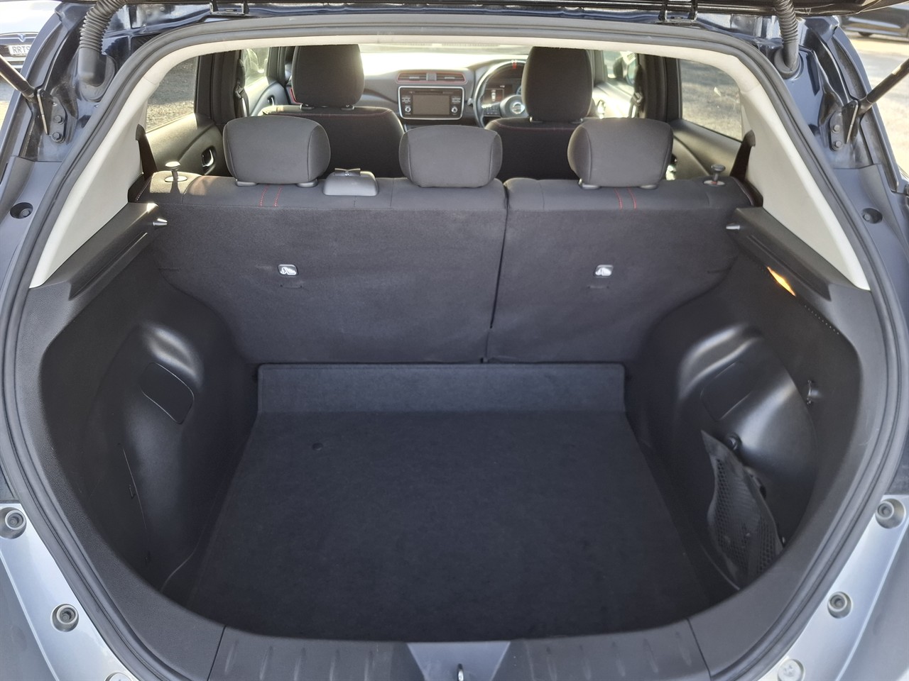 2018 Nissan Leaf NISMO.360°camera.Pro-pilot.Safety radar.10 Airbags.Alarm. Carousel 17