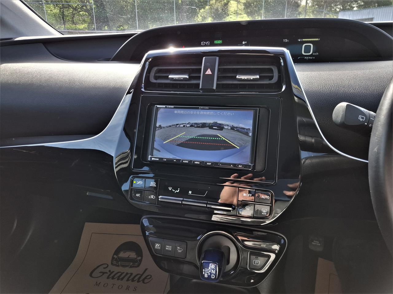 2020 Toyota Prius S.Radar cruise.Lane assist.Safety radar.Rear cam.8 Airbags. Carousel 6
