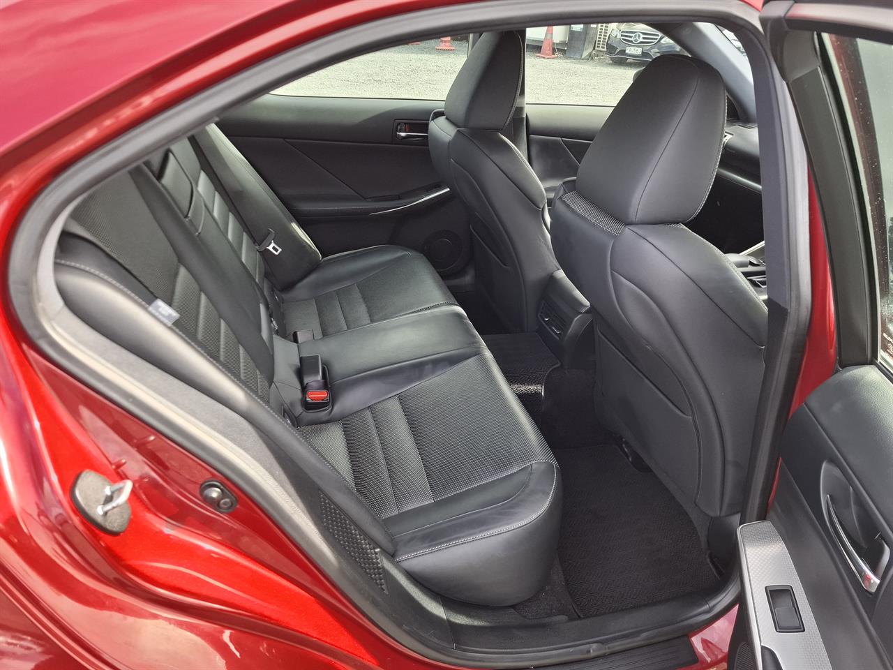 2014 Lexus IS 300h F-Sport.Blind spot.Radar cruise.Alarm.Leather.10 SRS Airbags. Carousel 1