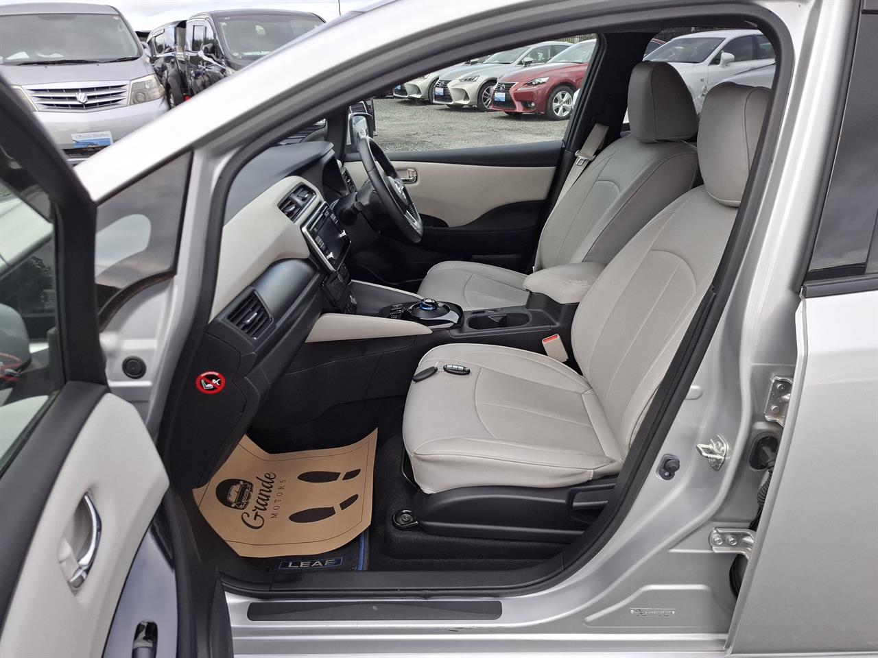 2019 Nissan Leaf 62KW.SOH 87,34.Android/Apple CarPlay.Pro-Pilot.360°cam.Park sens.Alarm. Carousel 1