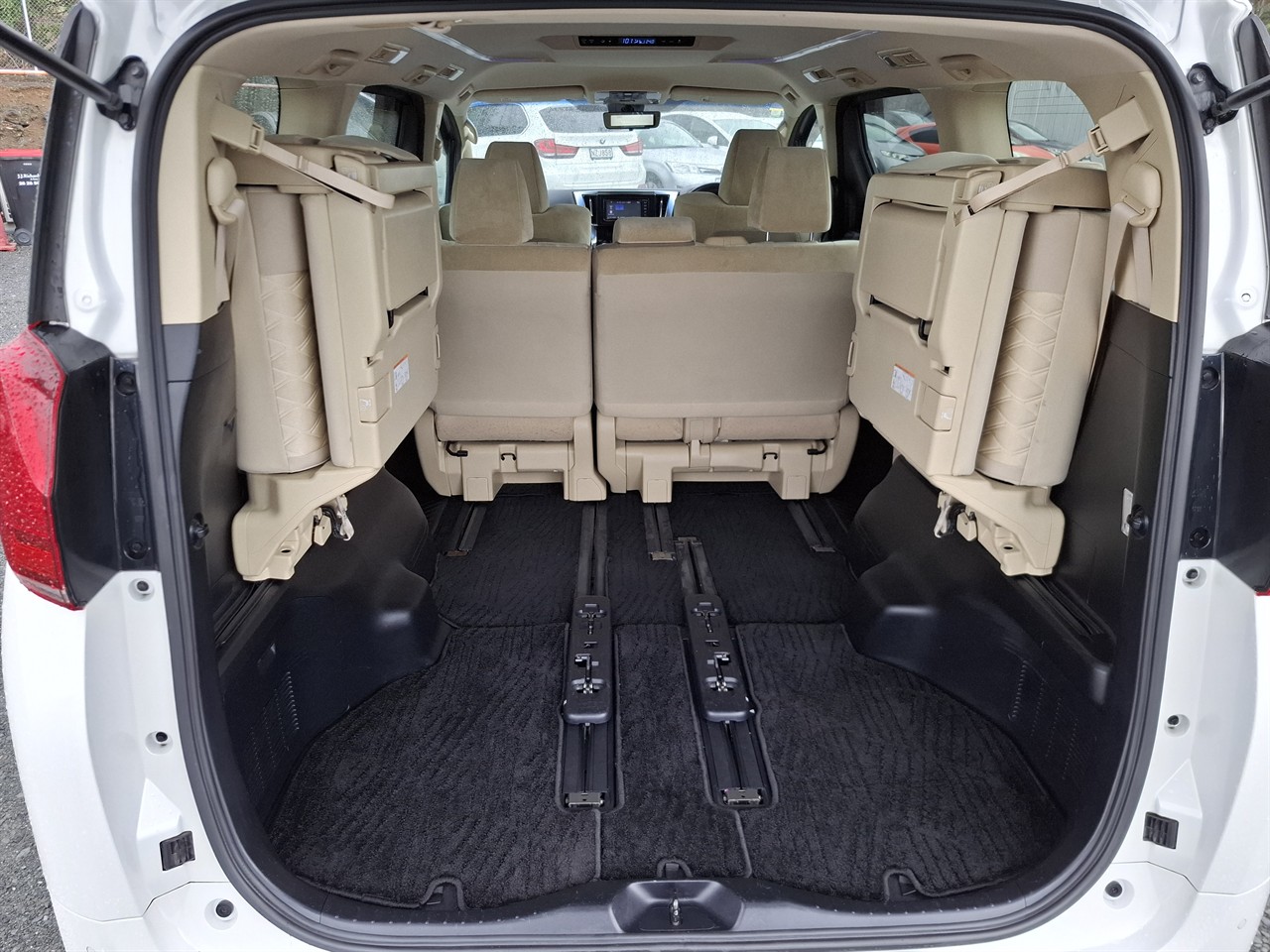 2018 Toyota Alphard 8 seater.Rear camera.8 SRS Airbags. Carousel 1