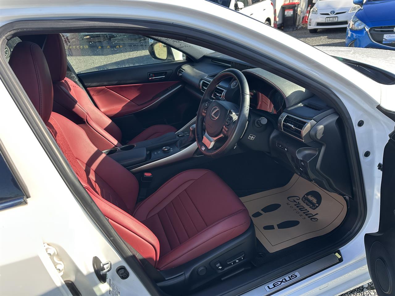 2014 Lexus IS 350 F-sport.Sunroof.Leather.Radar cruise.Park sens.Alarm.10 Airbags. Carousel 17