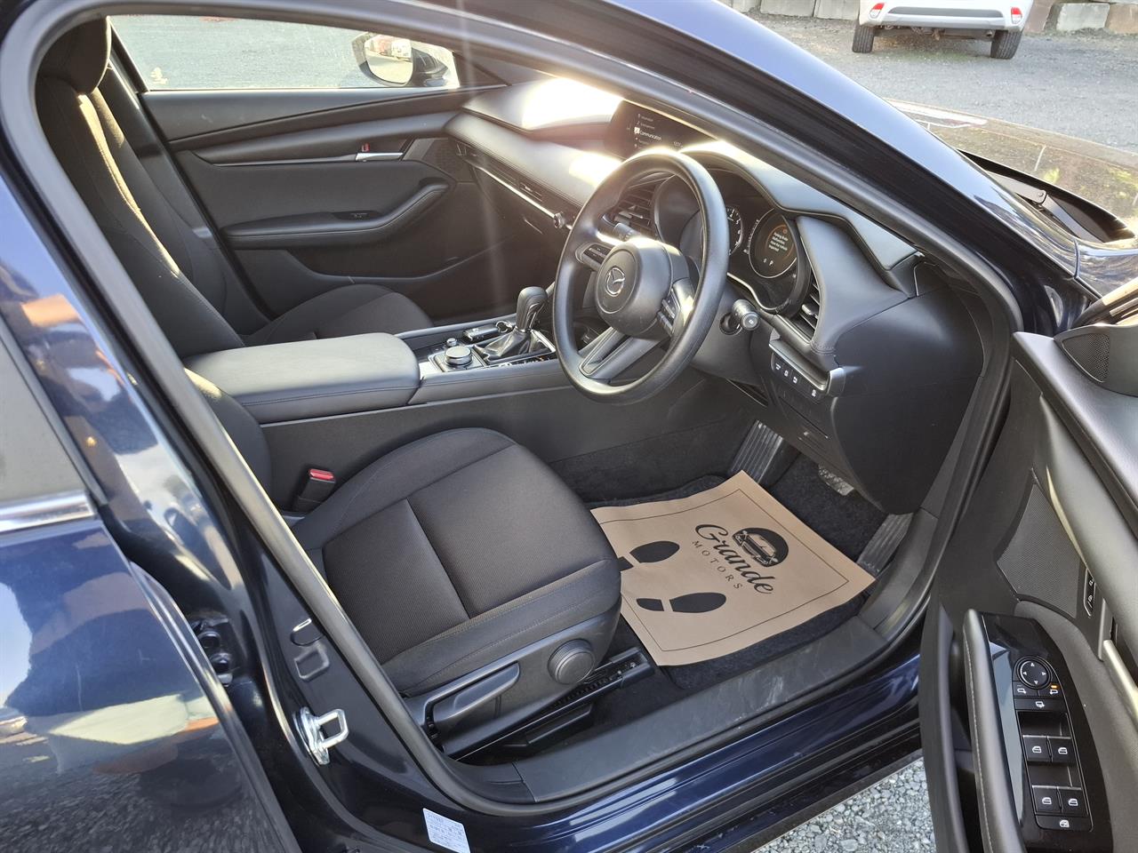 2023 Mazda 3 HUD.Rear camera.Radar cruise.Park sensors. Carousel 1