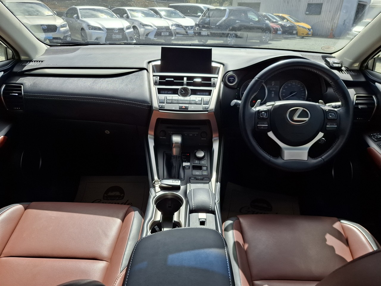2015 Lexus NX 300h Hybrid.Leather.Safety radar.Blind spot.360°camera.Park sensors.Alarm. Carousel 4