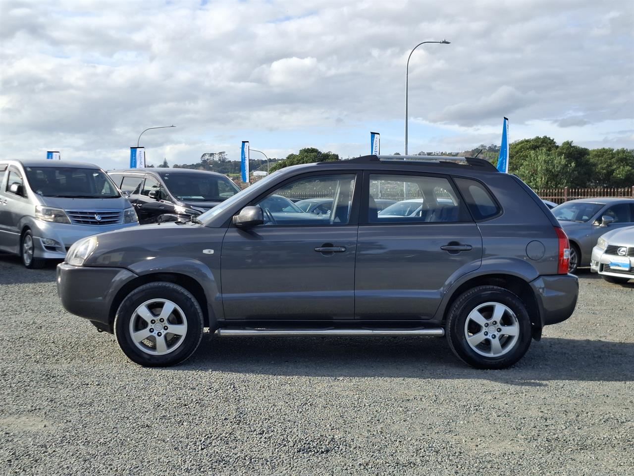 2007 Hyundai Tucson NZ NEW.Towbar.Roof rails.Park sens.Cruise control.8 SRS Airbags. Carousel 12