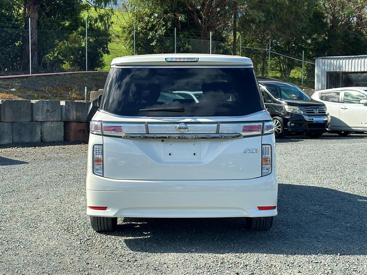 2016 Nissan Elgrand Highway star.Cruise control.Rear cam.Alarm.8 Airbags. Carousel 13