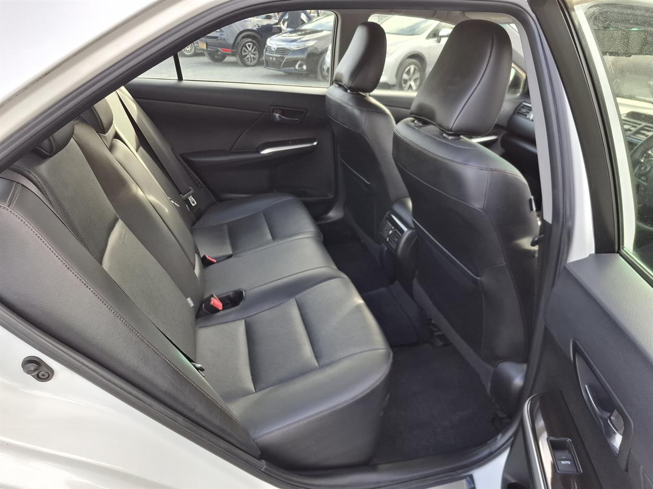 2012 Toyota Camry Hybrid.Gspec.Leather.Cruise control.8 Airbags Carousel 3
