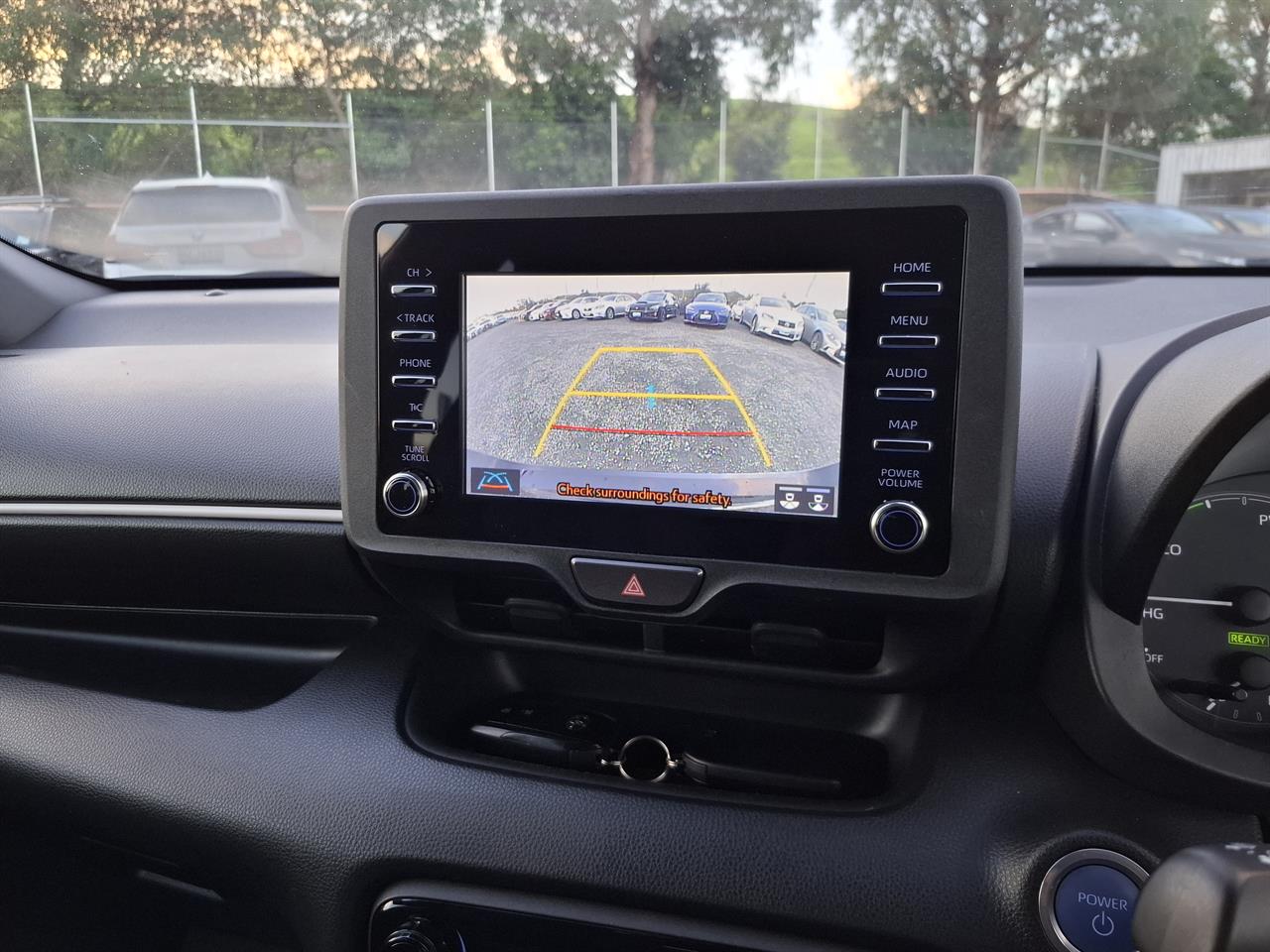 2022 Toyota Yaris Hybrid.Radar cruise.Lane assist.Park sensors.Alarm.Button start. Carousel 5