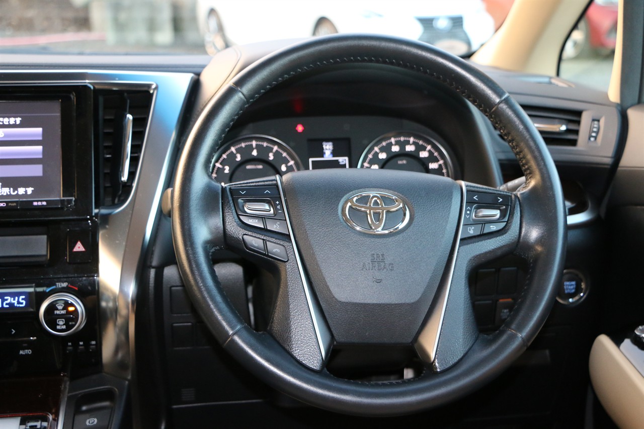 2015 Toyota Alphard 8 seater.Park sensors.SRS Airbags. Carousel 6