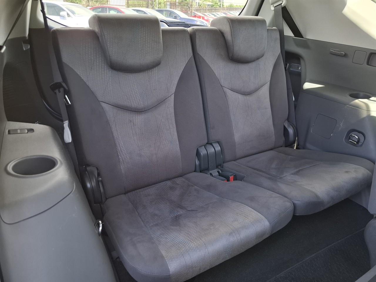 2013 Toyota Prius Alpha S.7 seater.Rear camera.8 Airbags. Carousel 5