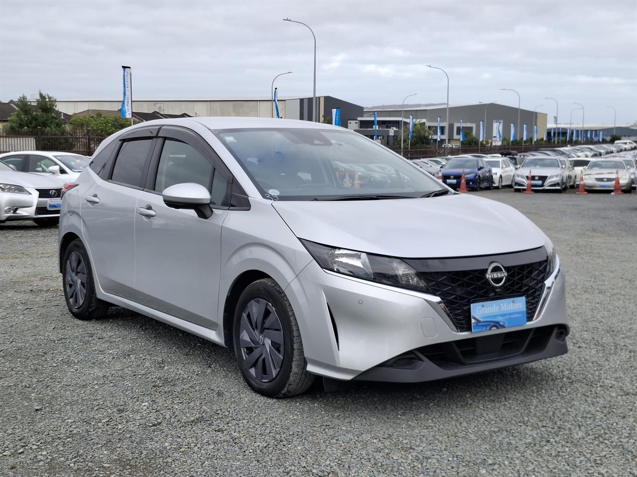 2023 Nissan Note Safety radar.Lane assist.Park sensors.Button start.LOW KM.