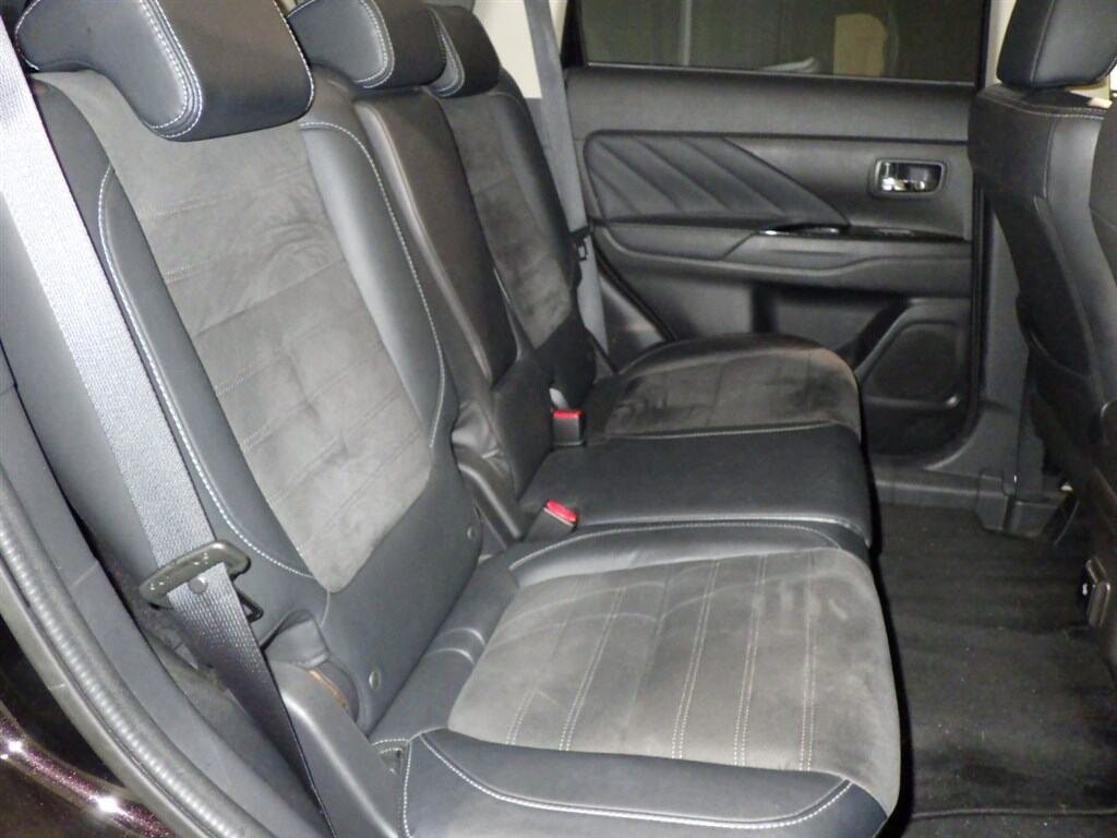 2018 Mitsubishi Outlander Transit PHV Hybrid Carousel 12