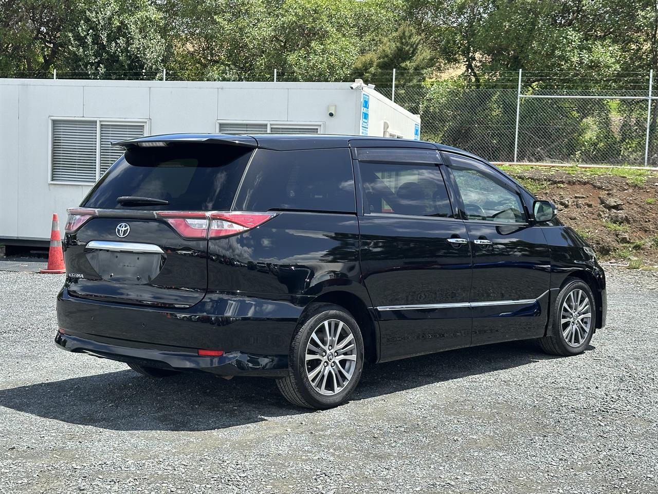 2017 Toyota Estima Aeras.Leather.Safety radar.Cruise control.Lane assist.Rear cam. Carousel 17