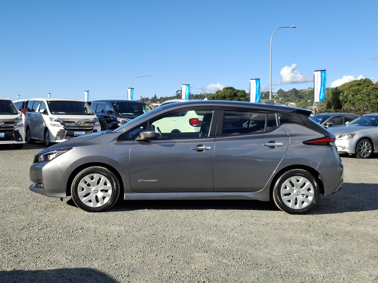 2022 Nissan Leaf 90.10% Soh low km Carousel 14