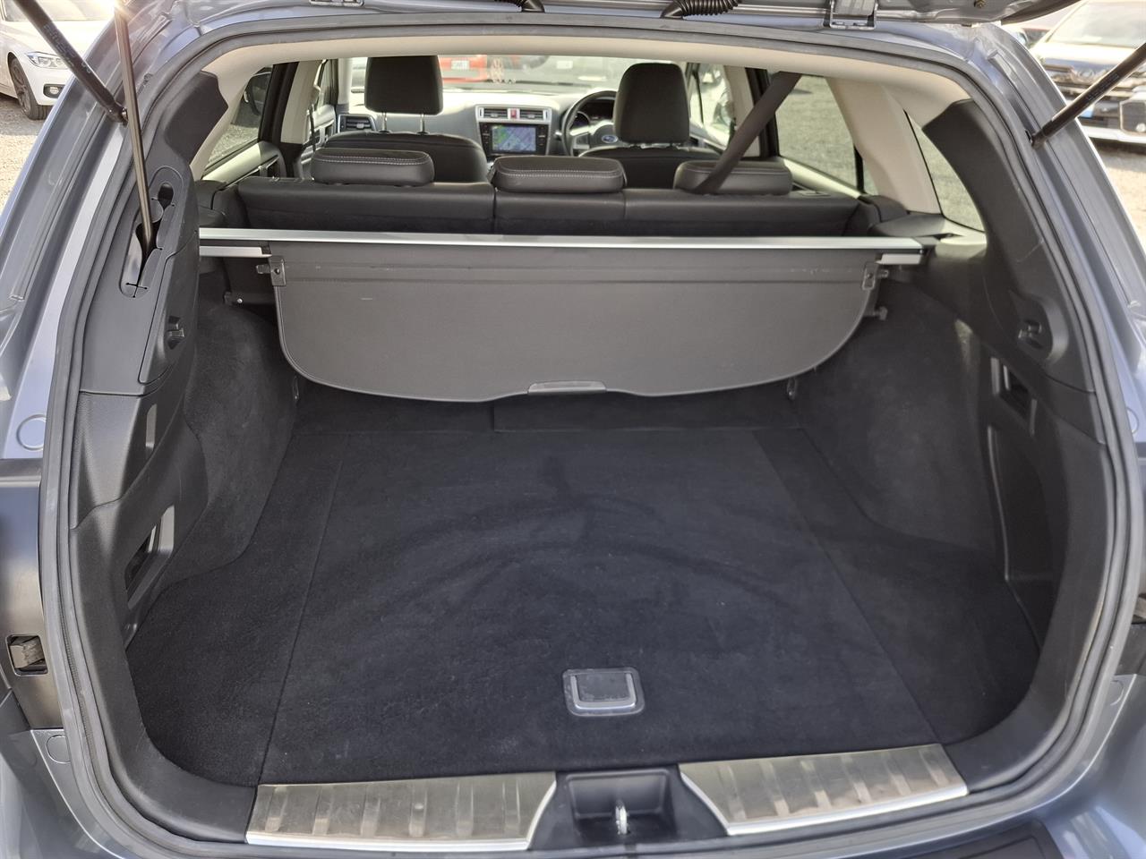 2017 Subaru Outback 4WD.Eyesight.Blind spot.Leather.Radar cruise.Lane assist.Alarm. Carousel 1