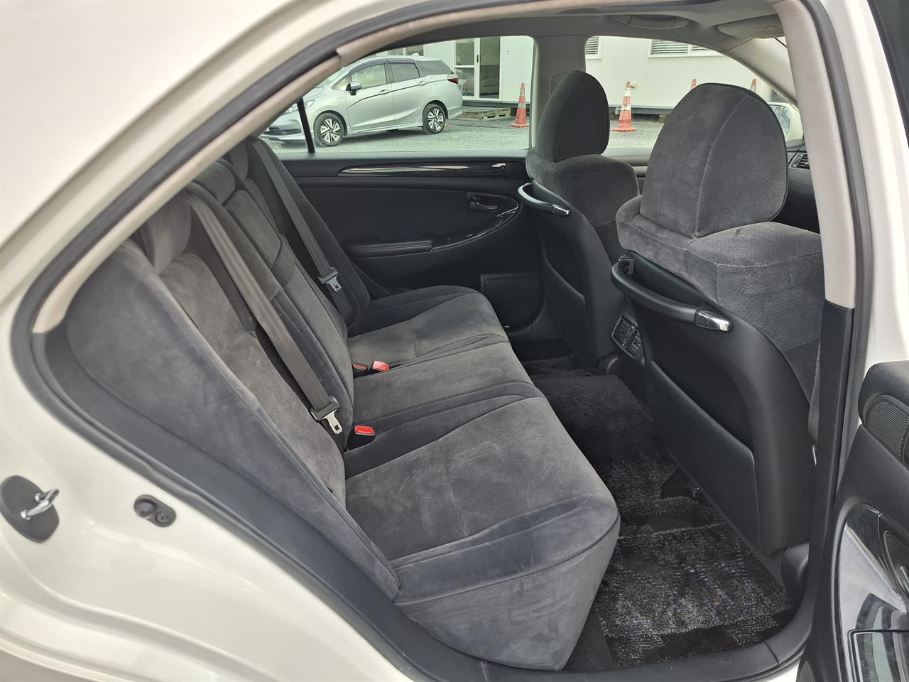 2005 Toyota Crown Athlete.Sunroof.Cruise control.LOW KM. Carousel 2