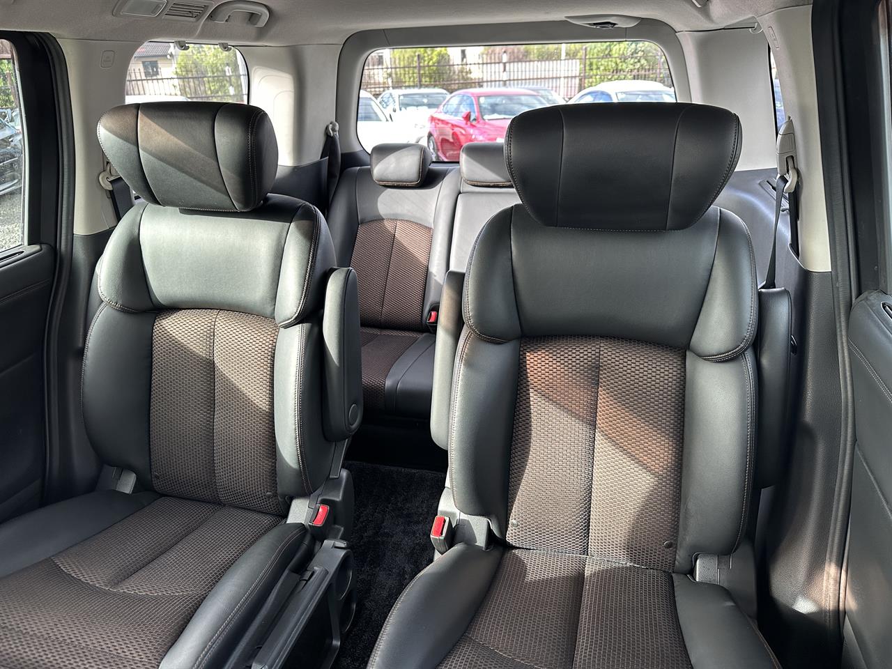 2012 Nissan Elgrand Highway star.Rear camera 7 Seats Carousel 4